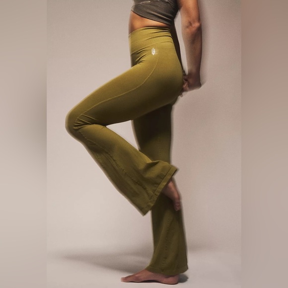Free People Good Karma Flare Leggings Dusted Military XS/S $98 - Picture 2 of 5